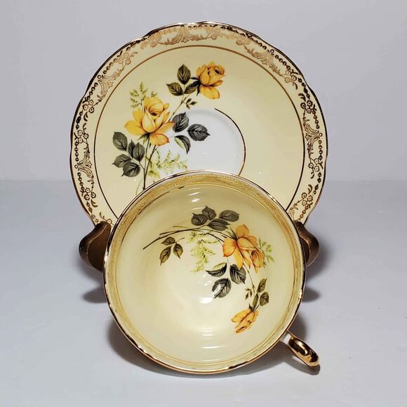 Royal Sutherland Teacup and Saucer Yellow Roses Vintage - Picture 9 of 10